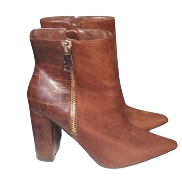 Bamboo Bellflower Faux Suede Alligator Detail Booties In Rust Size 8 - Picture 7 of 12